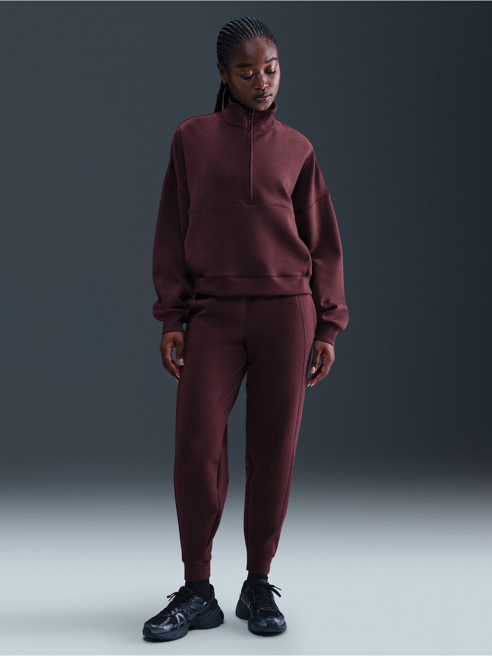 Nike Women's soft Jogger Pants - Burgundy